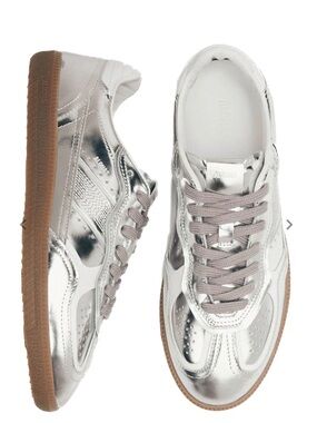 Aloha Rife Shimmer Silver Cream
Leather Sneakers